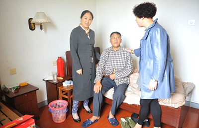 一雙保暖鞋，情暖老人心