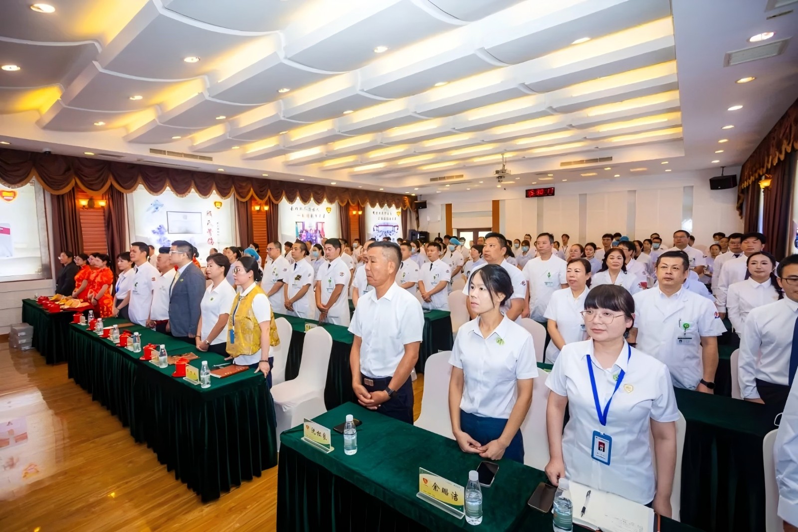 薪火相傳，醫(yī)路同行！我院 2025 年師徒結(jié)對(duì)儀式圓滿落幕